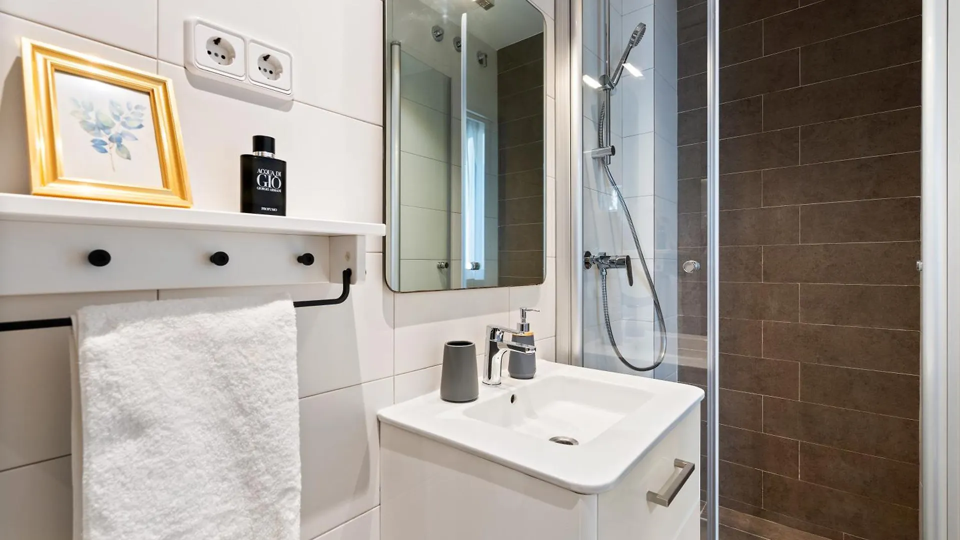 Lodging Apartments Almirall Beach 41 Barcelona 0*,  Spanje